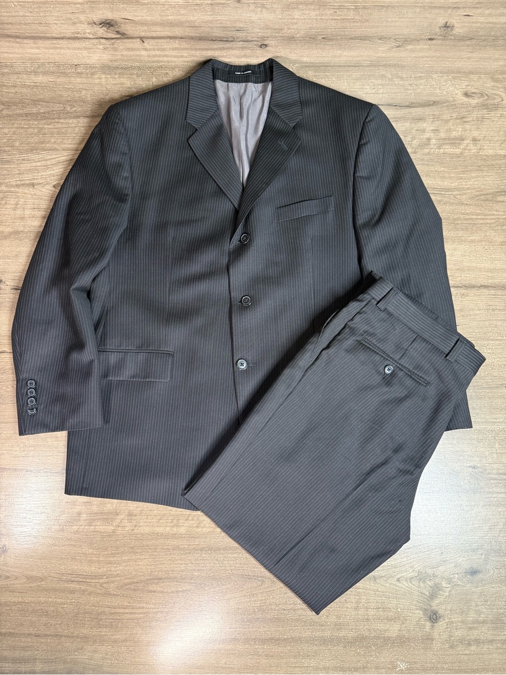 Calvin Klein Men’s 90s 100% Wool-Laine Two Button Suit Canada Made 42S/32x30
